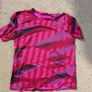 Men’s XL Nike Dri Fit Pink and Black Striped T-Shirt
